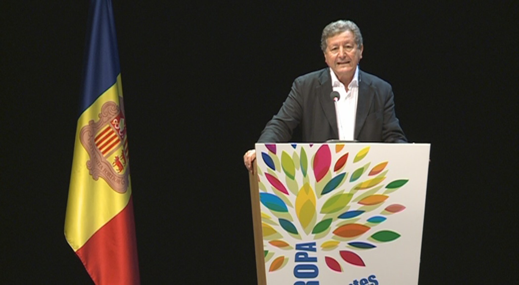 El sociòleg Sami Naïr creu que Andorra hauria de contribuir en la crisi dels refugiats