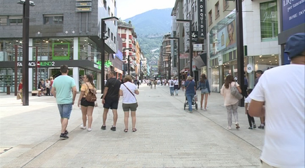El nombre de turistes disminueix un 2,8% al juliol