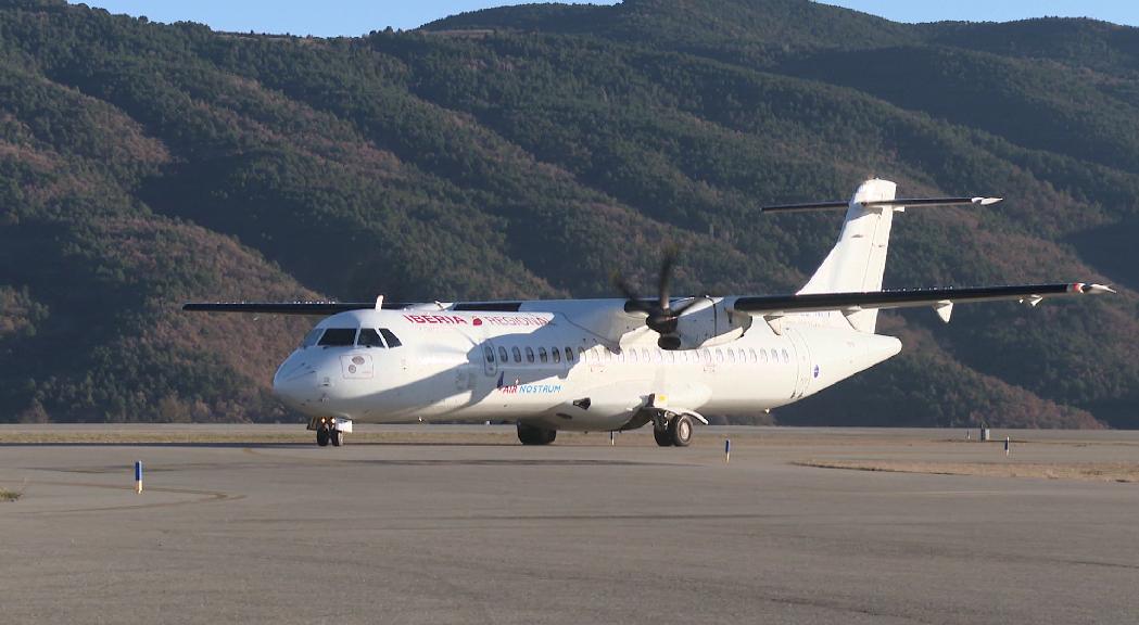 L'aeroport d'Andorra-la Seu, a l'espera d'un canvi de protocol per aterrar per sobre de 30 graus