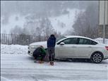 Tancament de carreteres i pistes per la neu i el fort vent