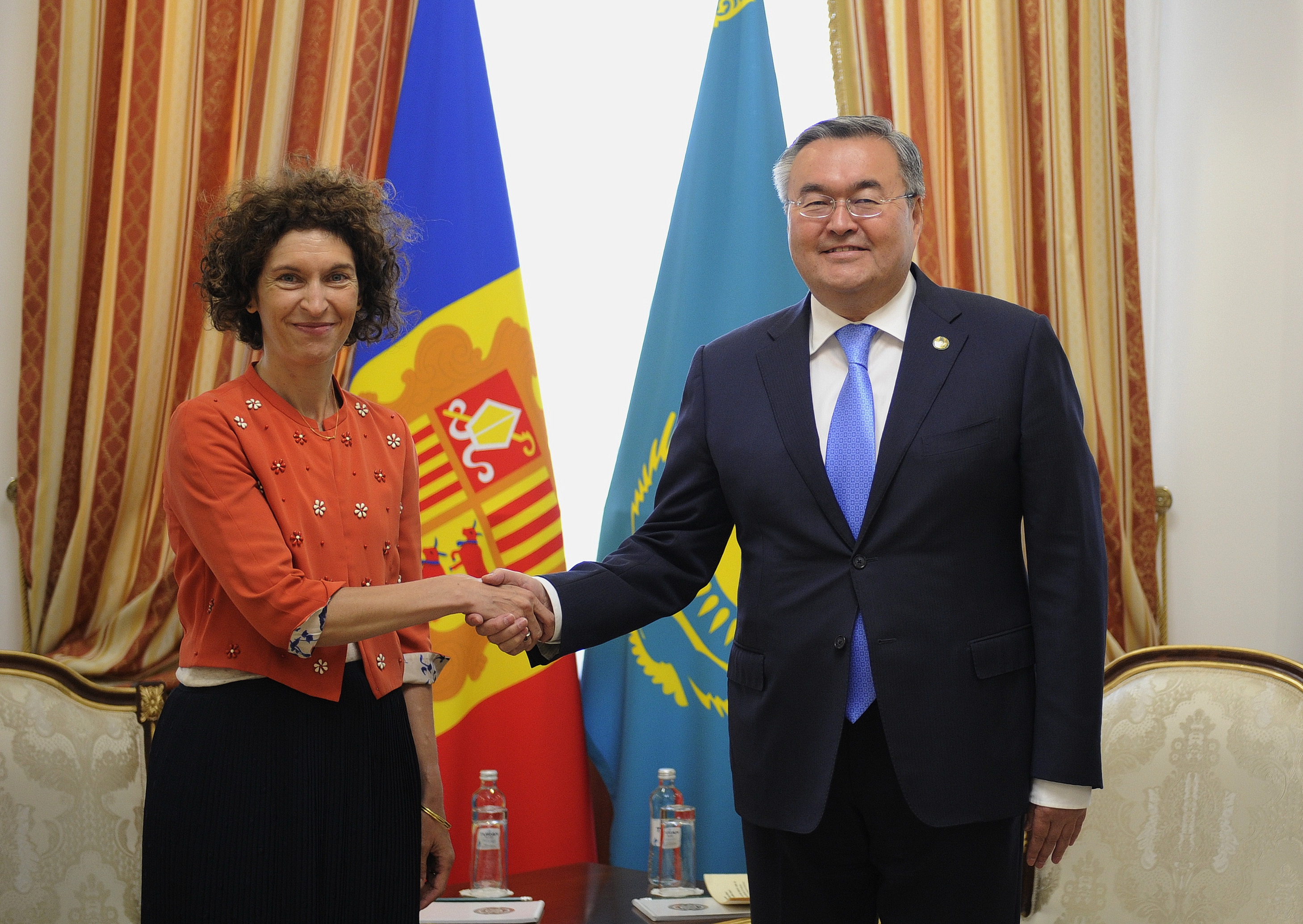 Andorra i Kazakhstan signen l’acord per a l’exempció de visats