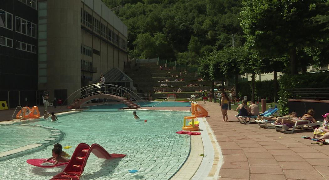 Andorra la Vella instal·larà un tobogan aquàtic a la piscina exterior dels Serradells