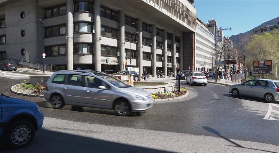 El comú d'Andorra la Vella aconsella deixar el cotxe a