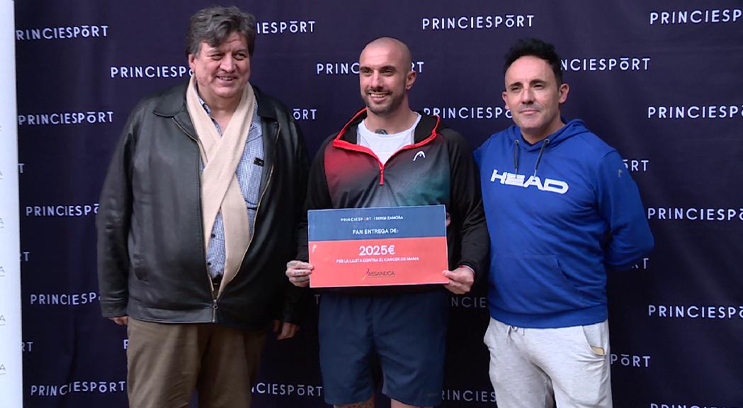 Assandca recapta 2.025 euros en un torneig de pàdel solidari