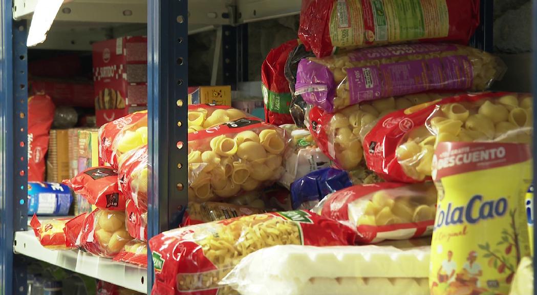 El banc d'aliments de Càritas atén més de 500 persones
