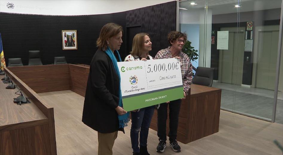 Carisma dona 5.000 euros al programa Okupa't, destinat a la f