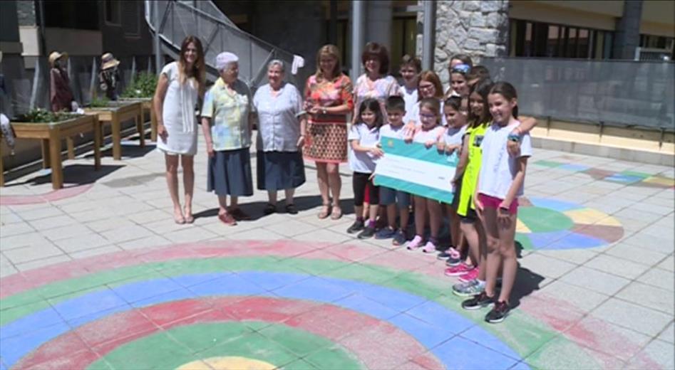 El col·legi Sagrada Família rep el premi d'Escola A