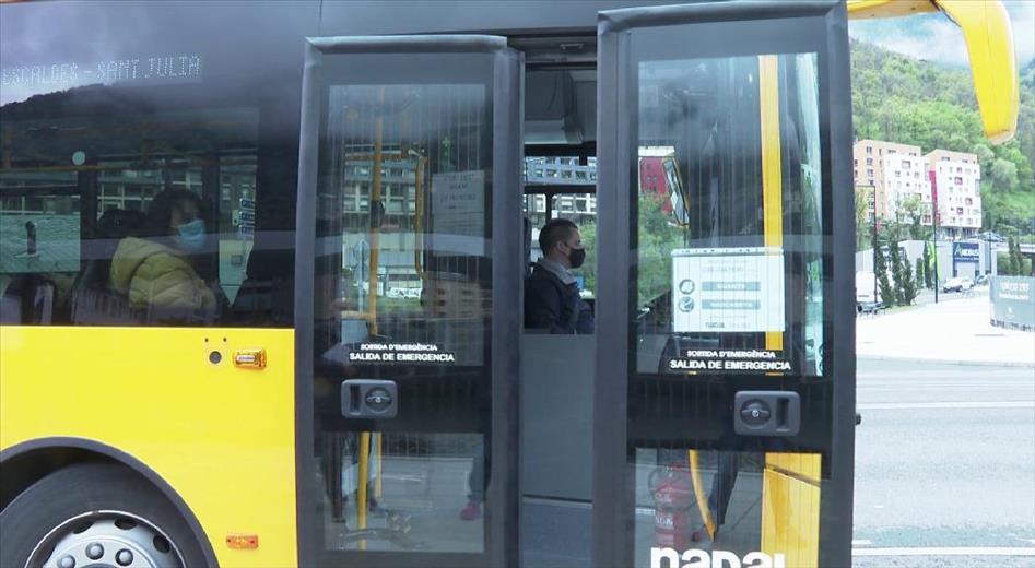 El Govern estudia una nova proposta de tarifes dels autobusos en 