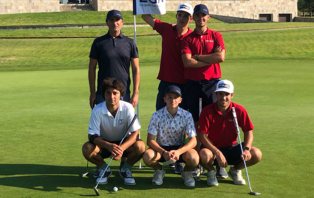 La selecció de golf amb una delegació de sis esport