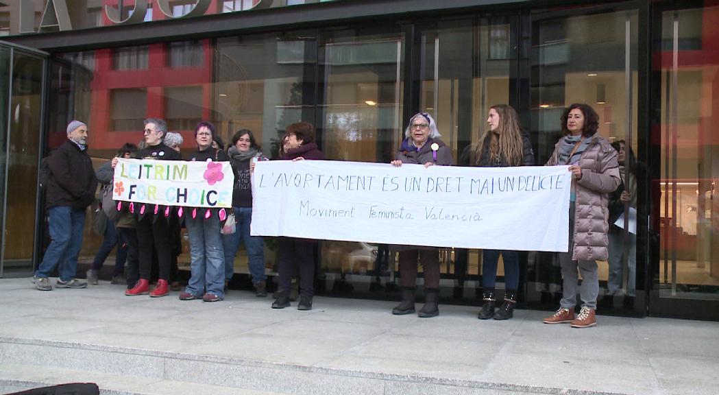 El feminisme aplaudeix l'absolució de Mendoza