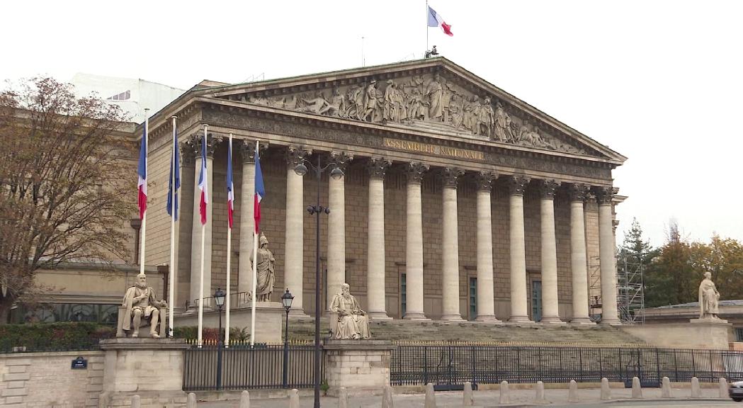 Macron anunciarà aquest vespre les noves mesures de França per frenar la Covid-19