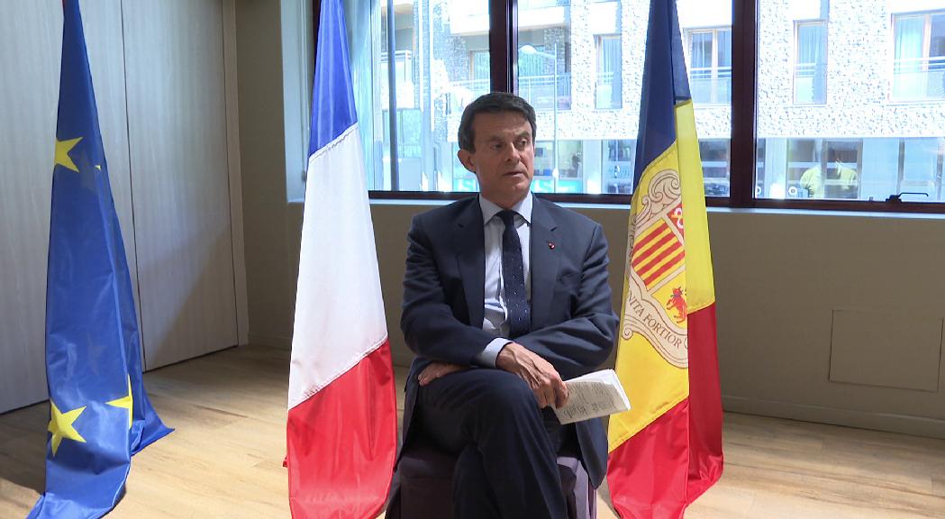 Manuel Valls fa campanya a Andorra per a les legislatives franceses