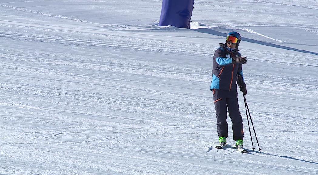 Els monitors d'esquí del país celebren l'arribada de les ajudes i demanen que se'ls prioritzi