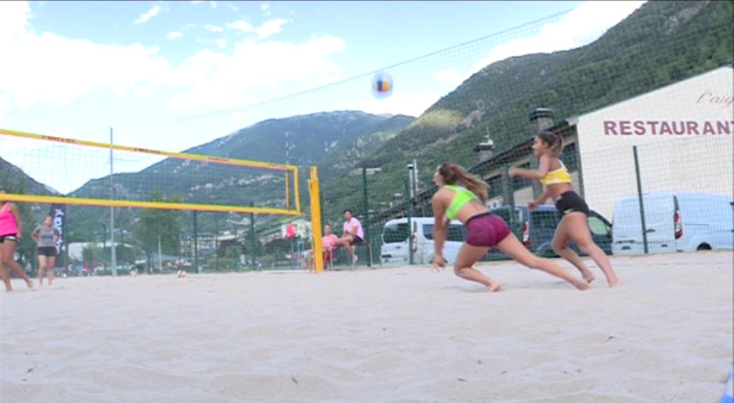 Les parelles femenines d'Andorra aspiren a podi en el Campionat júnior de petits països