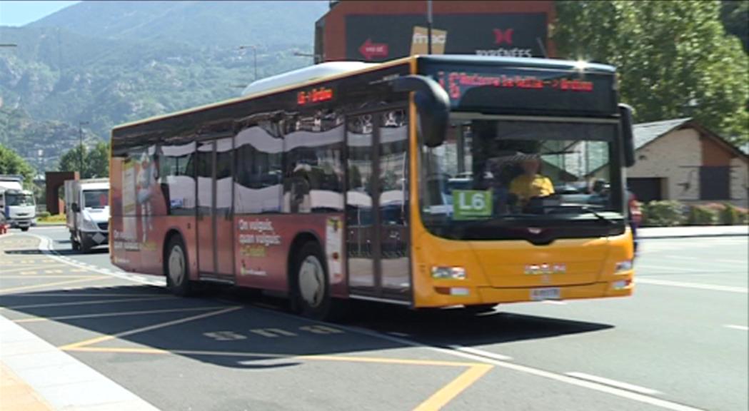 El PS critica la mala organització del transport públic i demana al Govern quins controls en fa