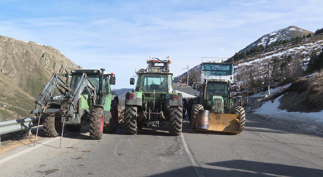 Els agricultors francesos amenacen en repetir el bloqueig