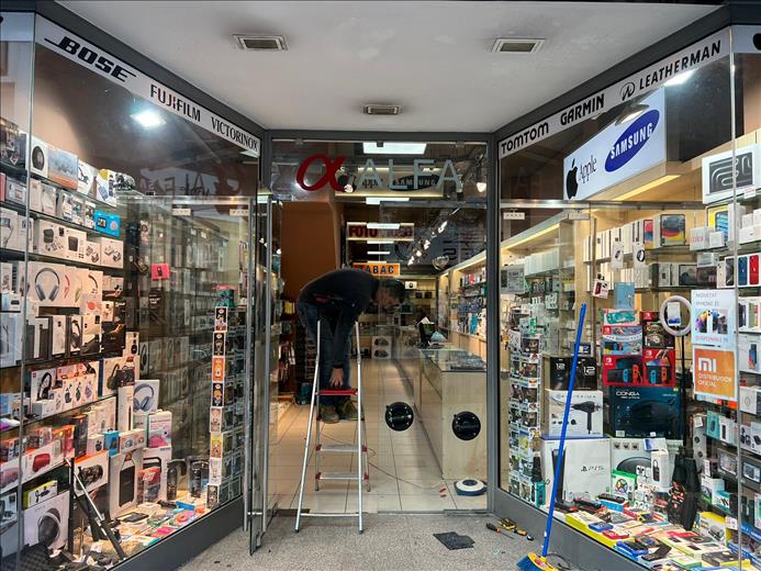Una botiga d'electrònica del centre d'Andorra la V