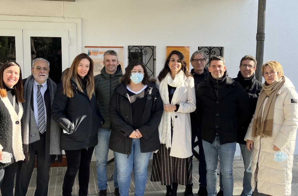 Les secretàries d’Estat Teresa Milà i Helena Mas visiten l’associació Projecte Home Catalunya
