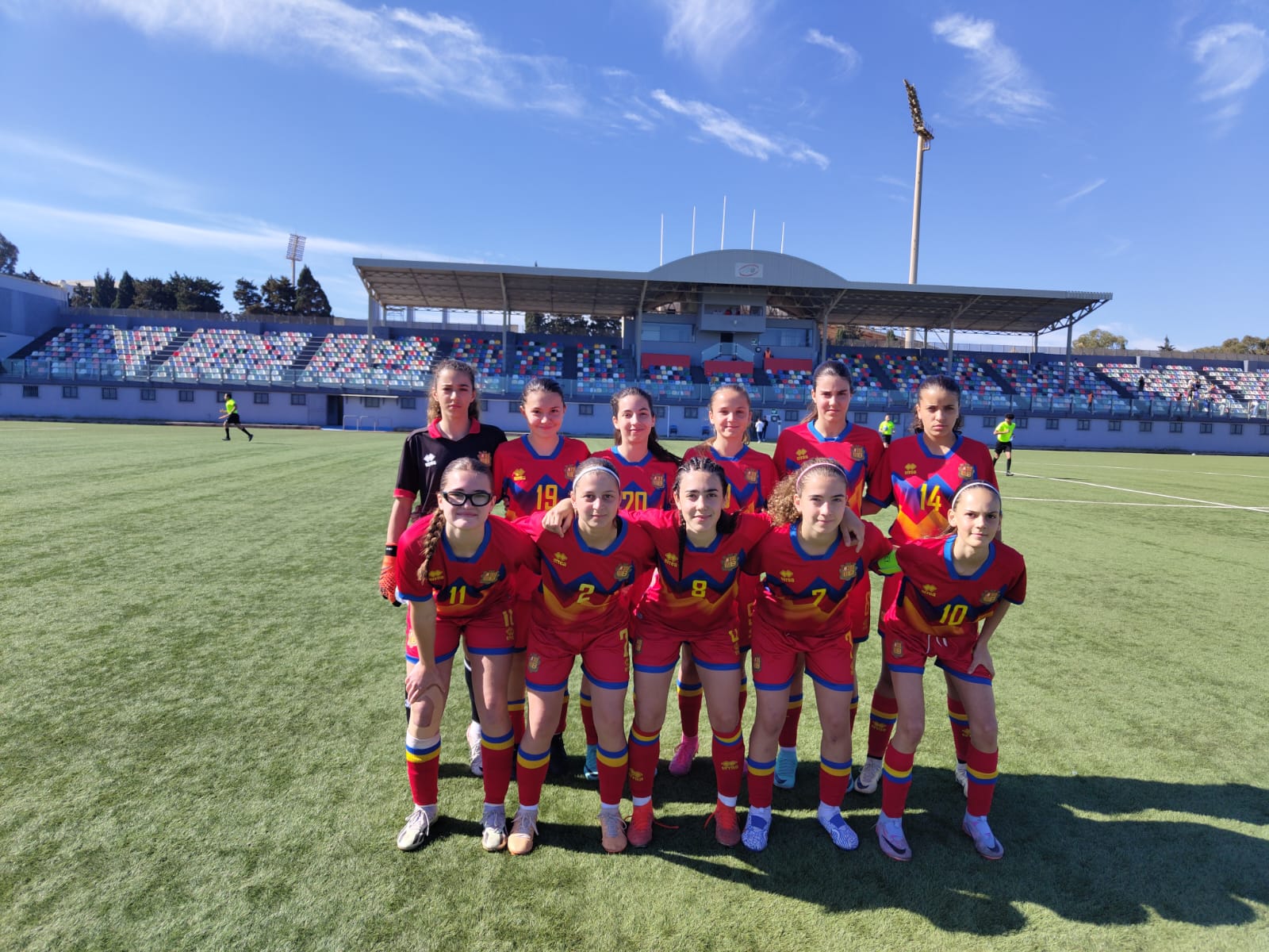 La selecció sub-16 femenina de futbol goleja Montenegro (4-1) 