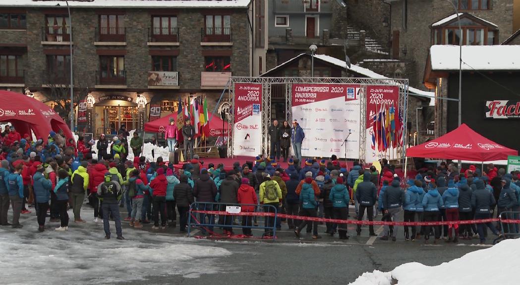 Tret de sortida de la Comapedrosa Andorra amb més d'un centenar de participants de tretze països