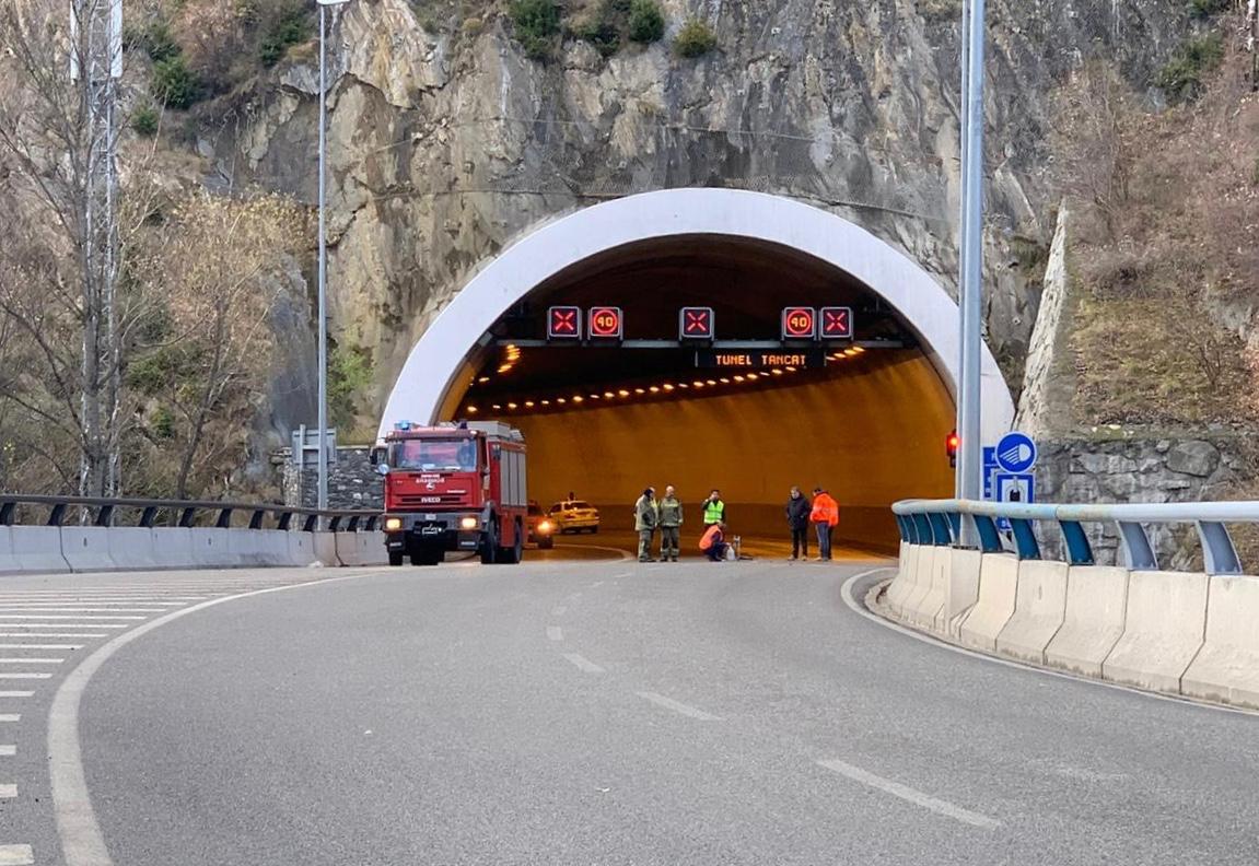 Quatre accidents al túnel de la Tàpia en poc més de 24 hores