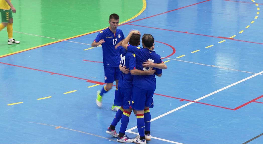 Victòria contundent de la selecció de futsal davant Lituània (4-1)