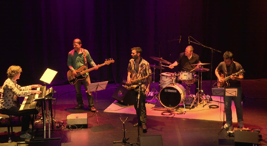 La Waax Jazz Band fusiona jazz, funk i rock en una aposta per la música electrònica al Teatre Comunal