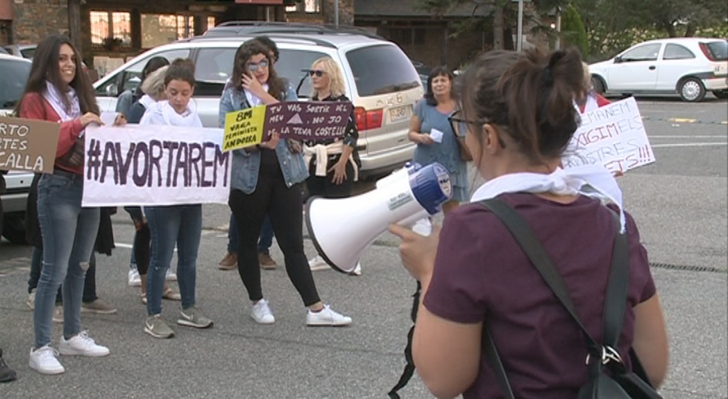 Una caminada popular tanca tres dies d'actes en defensa de l'avortament