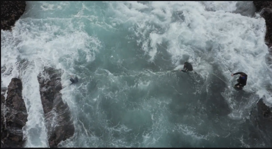 El Festival Ull Nu arrenca amb la projecció del documental "Entre la ola y la roca"
