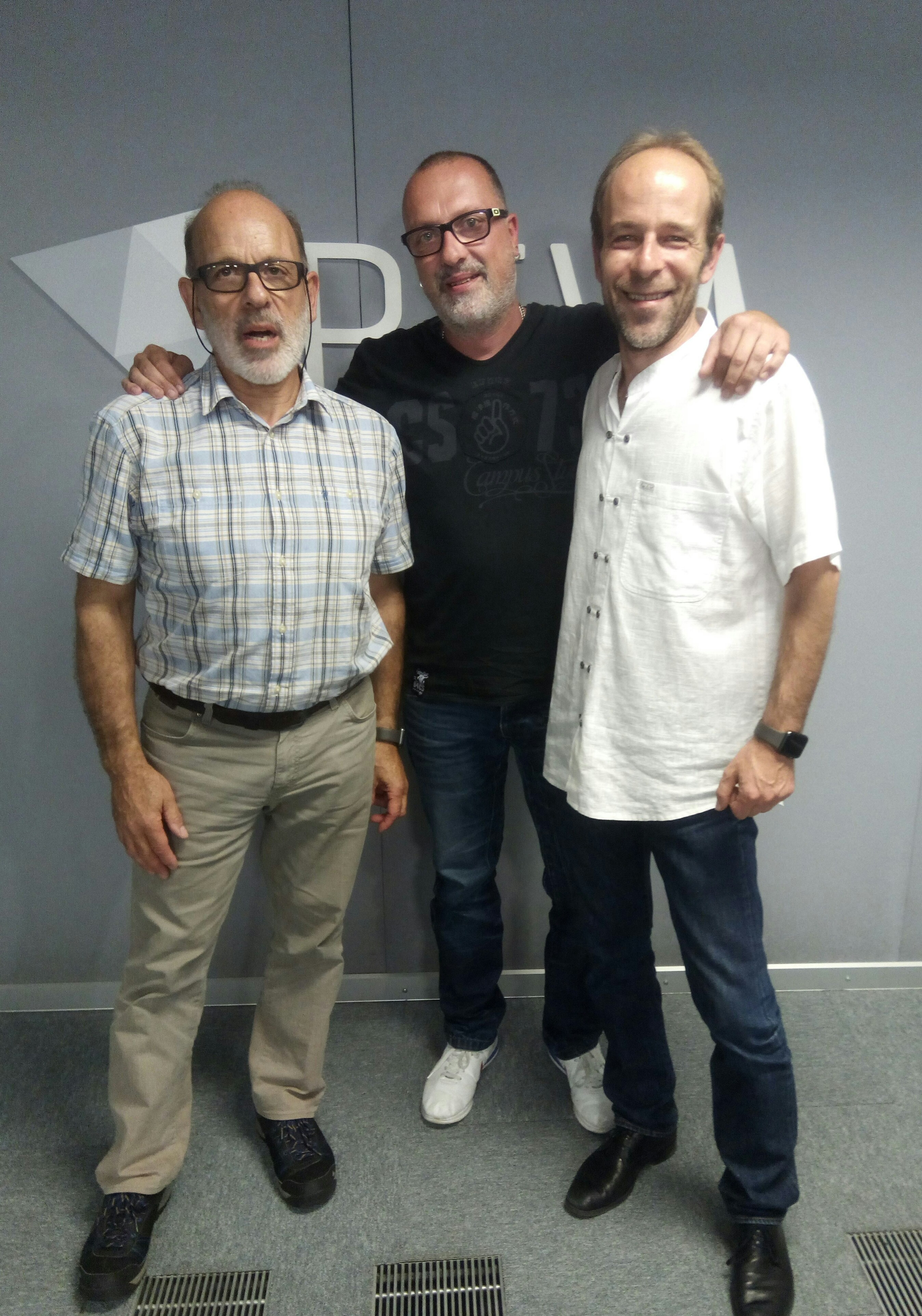 Entrevista a Manel Montoro i Ramon Casabayó:Obert per vacances des de l'aire