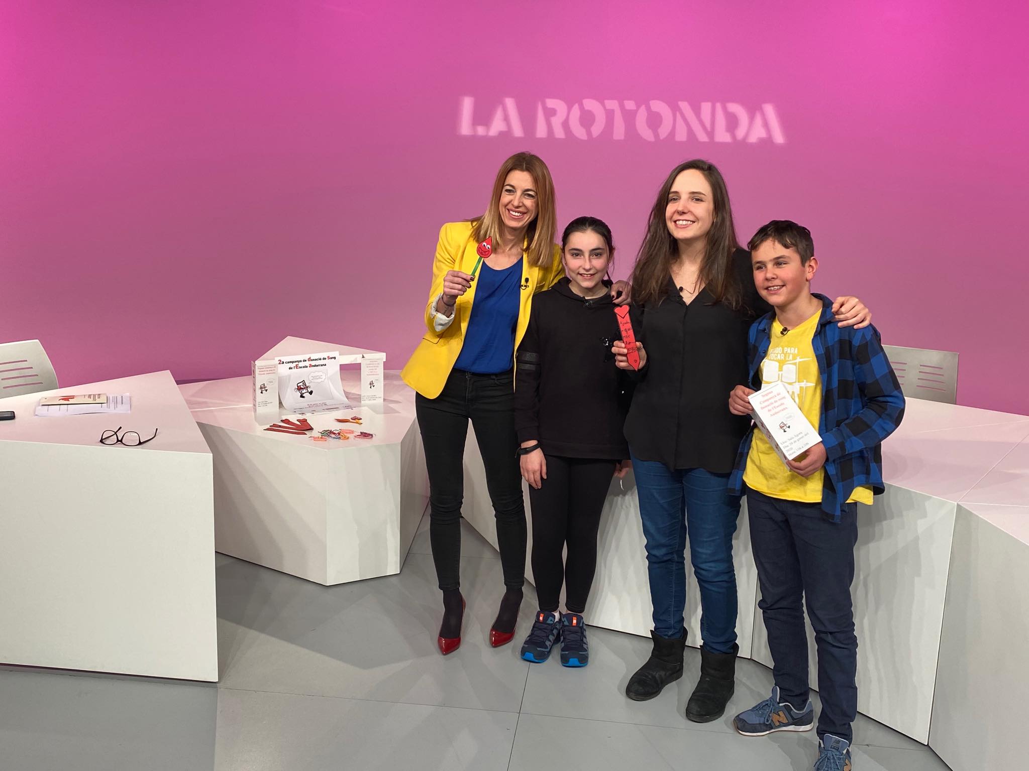 La rotonda 1a part - Segona campanya de donació de sang de l'Escola Andorrana